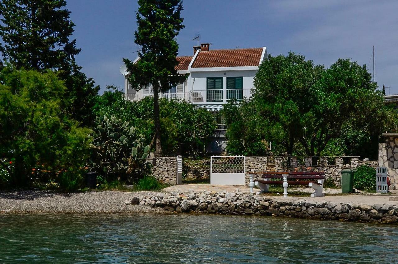 Holiday Home 로비스테 외부 사진